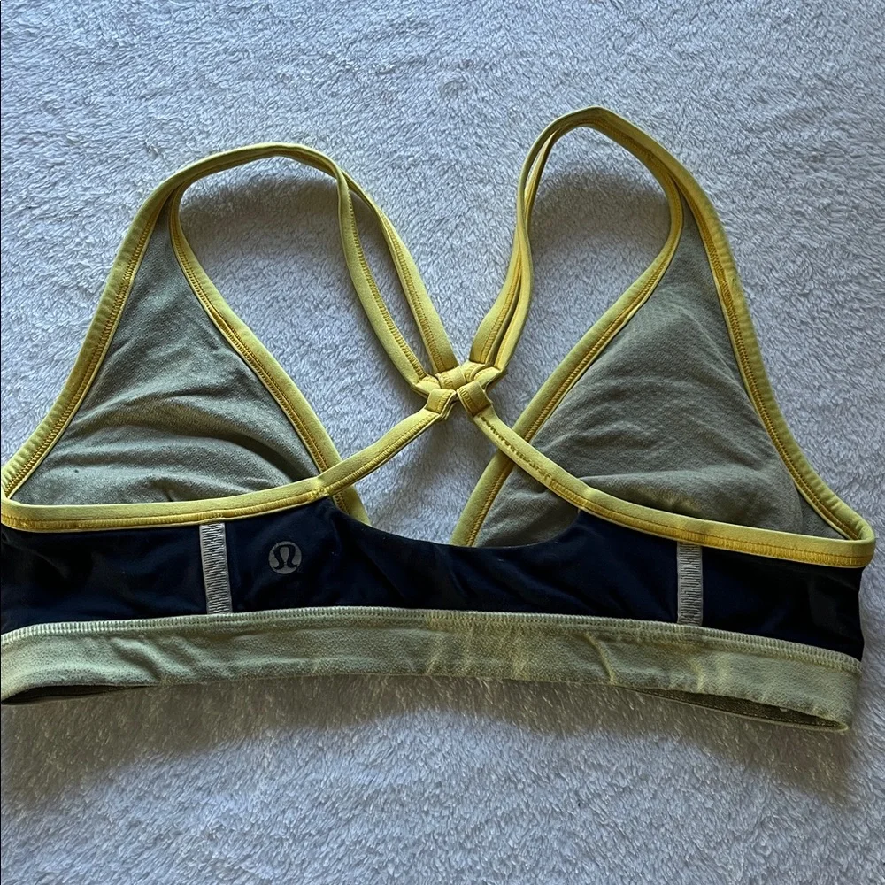 Lululemon sports bra